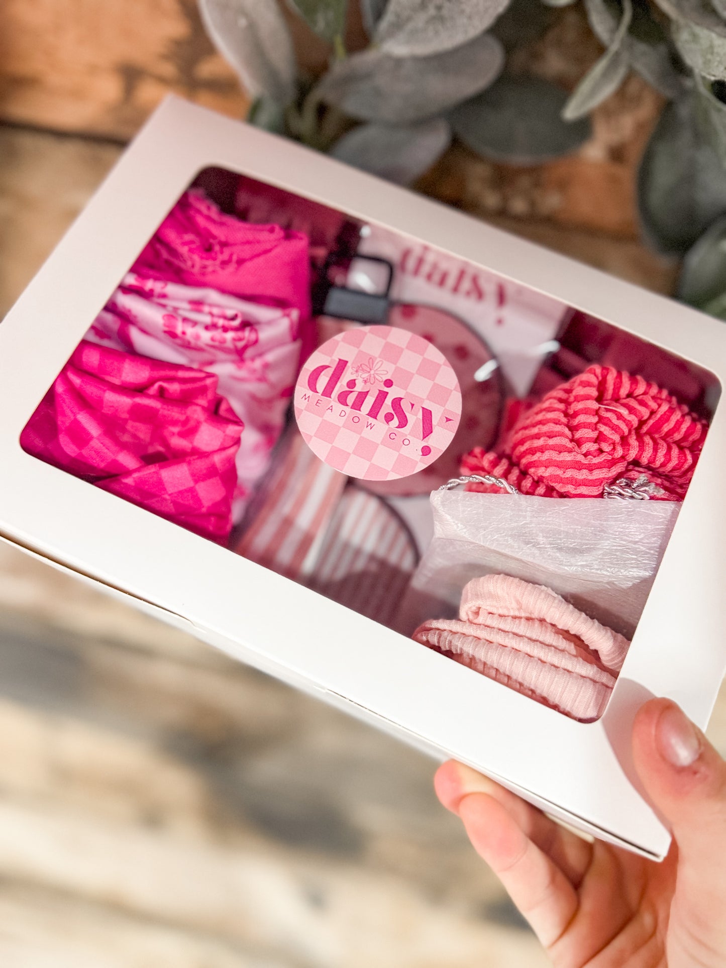 PINK PETAL CHRISTMAS GIFT BOX